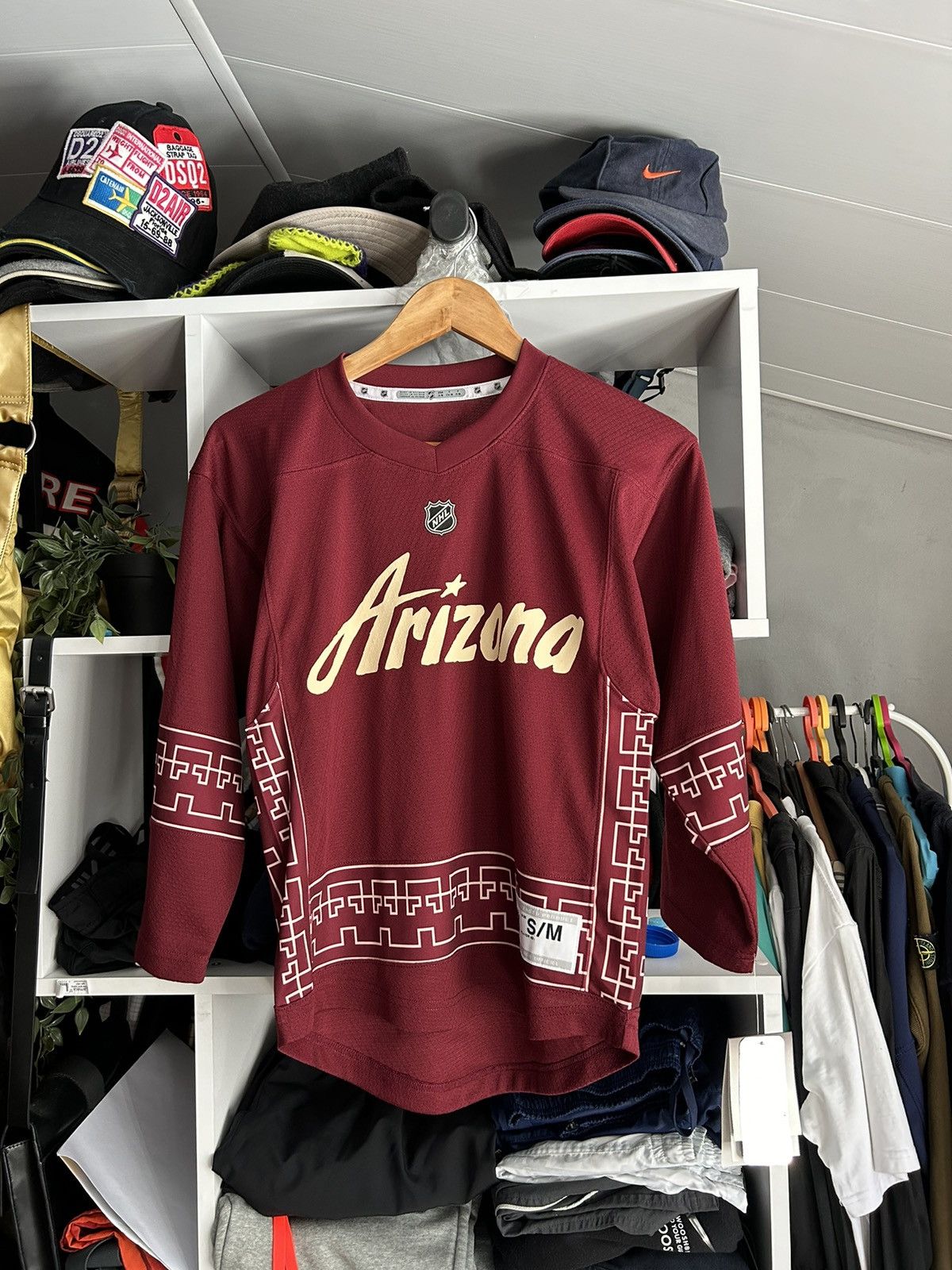 NHL NEW Arizona Coyotes Jersey Desert Nights 3rd Alternate Size S / US 4 / IT 40 - 1 Thumbnail