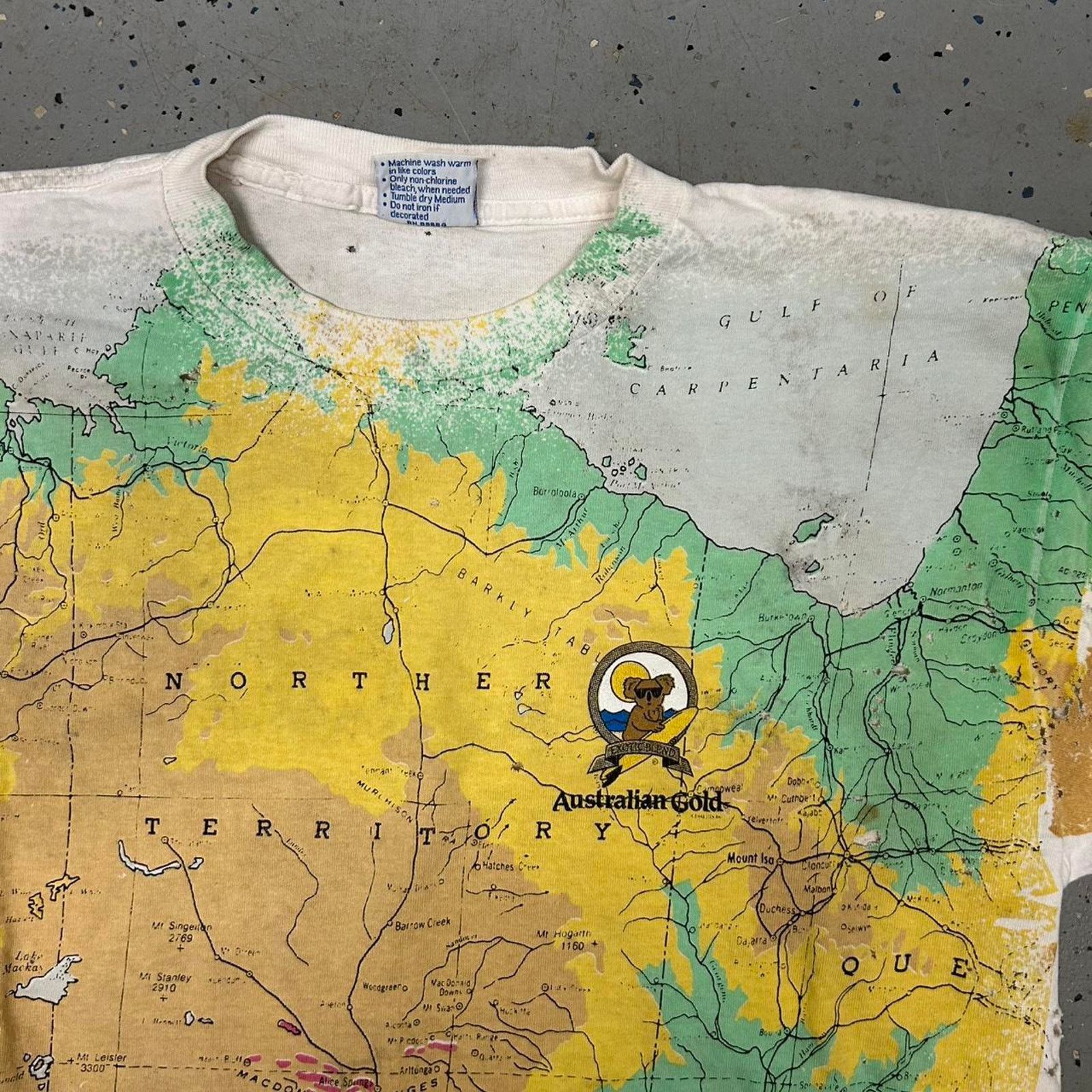 Other VTG 1990s Distress Australian gold AOP map tee Size US L / EU 52-54 / 3 - 2 Thumbnail