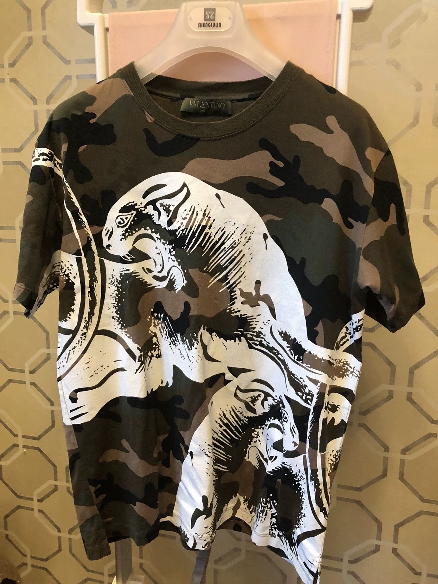 Valentino Valentino Camouflage Print T-Shirt Size US S / EU 44-46 / 1 - 1 Thumbnail
