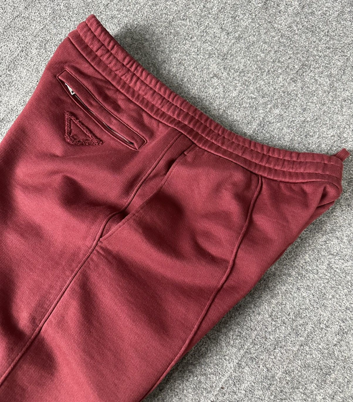 Prada Prada - S/S21 Burgundy Triangle Logo - Sweat Shorts Size US 32 / EU 48 - 3 Thumbnail