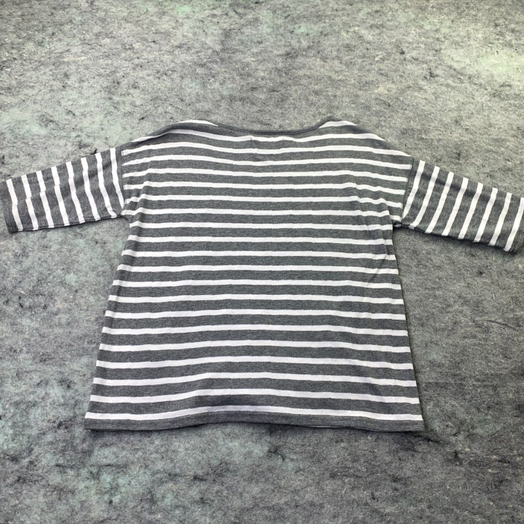 Abercrombie & Fitch Abercrombie & Fitch Womens Shirt Top M Gray Striped Rhinestones T-Shirt Casual Size M / US 6-8 / IT 42-44 - 6 Thumbnail