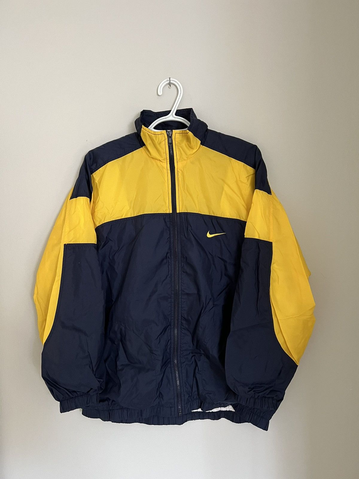 Nike Vintage NIKE Jacket Windbreaker Set With logo on back Size US S / EU 44-46 / 1 - 1 Thumbnail