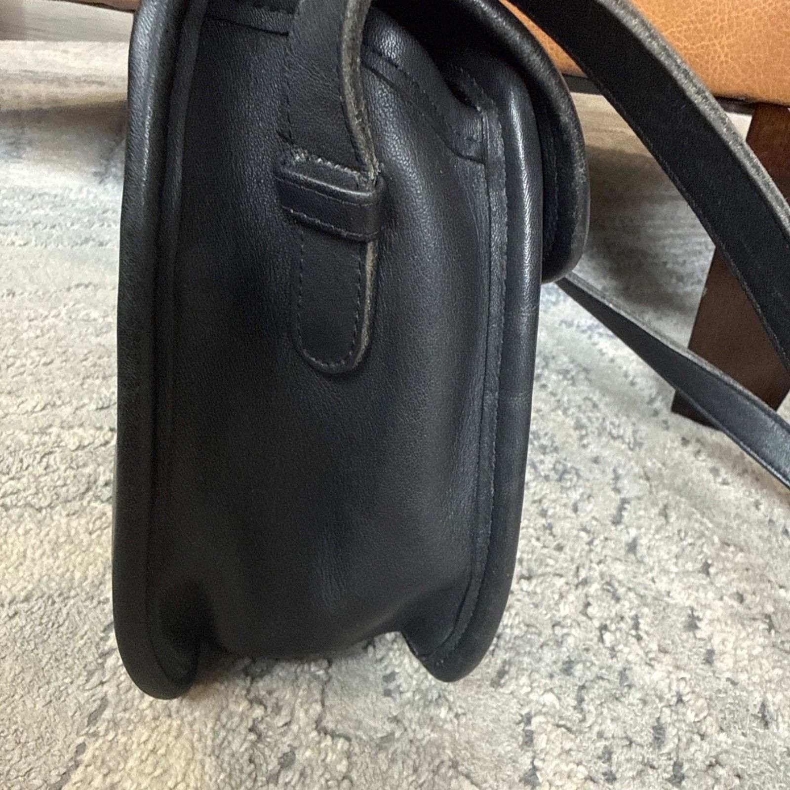 Coach Vintage Black Leather Coach Gilford Brass Touch Lock USA Size ONE SIZE - 5 Thumbnail