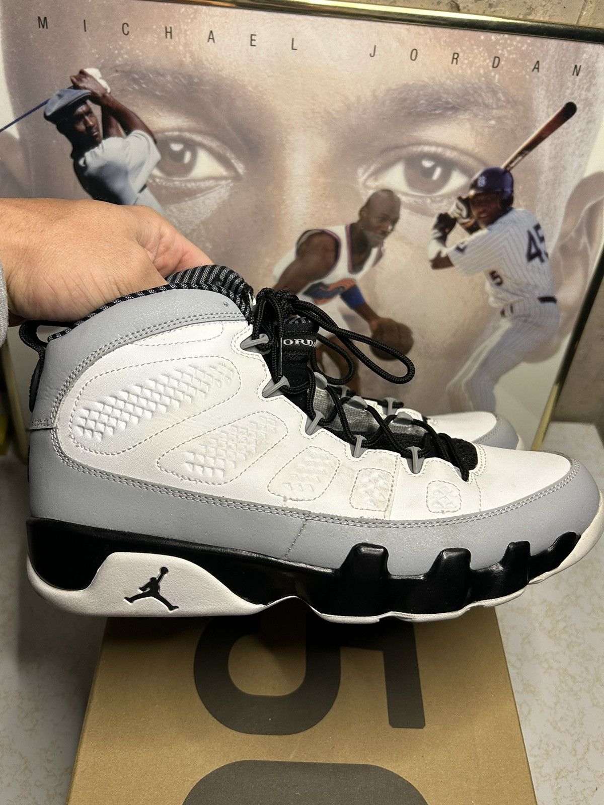 Jordan Retro 9 ‘baron’