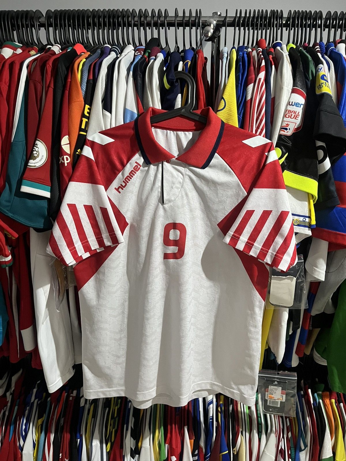 Hummel Vintage Hummel Denmark 1992 Away Soccer Jersey Size US S / EU 44-46 / 1 - 1 Thumbnail