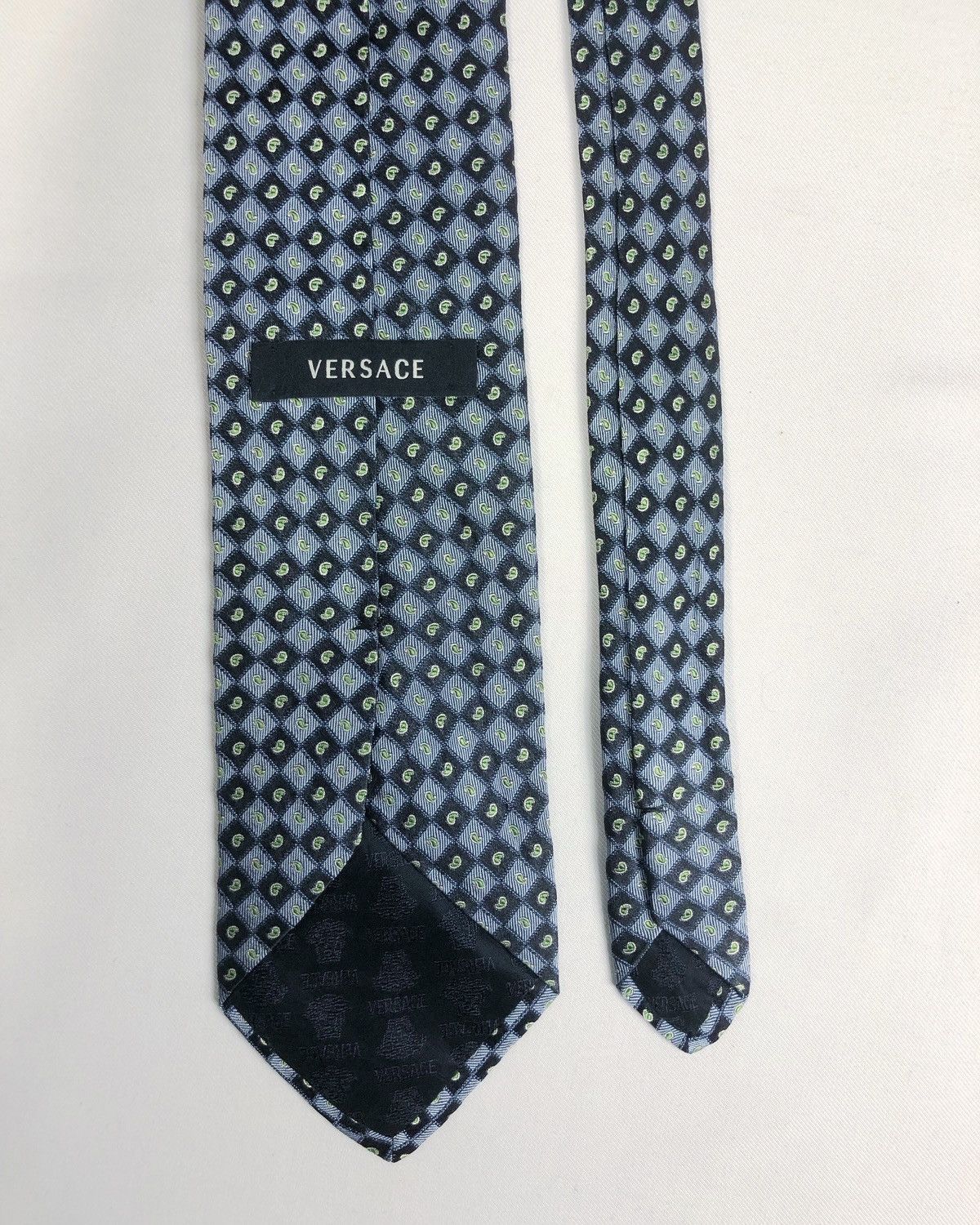 Versace Rare Versace Medusa Paisley Silk Tie Made in Italy Size ONE SIZE - 5 Thumbnail