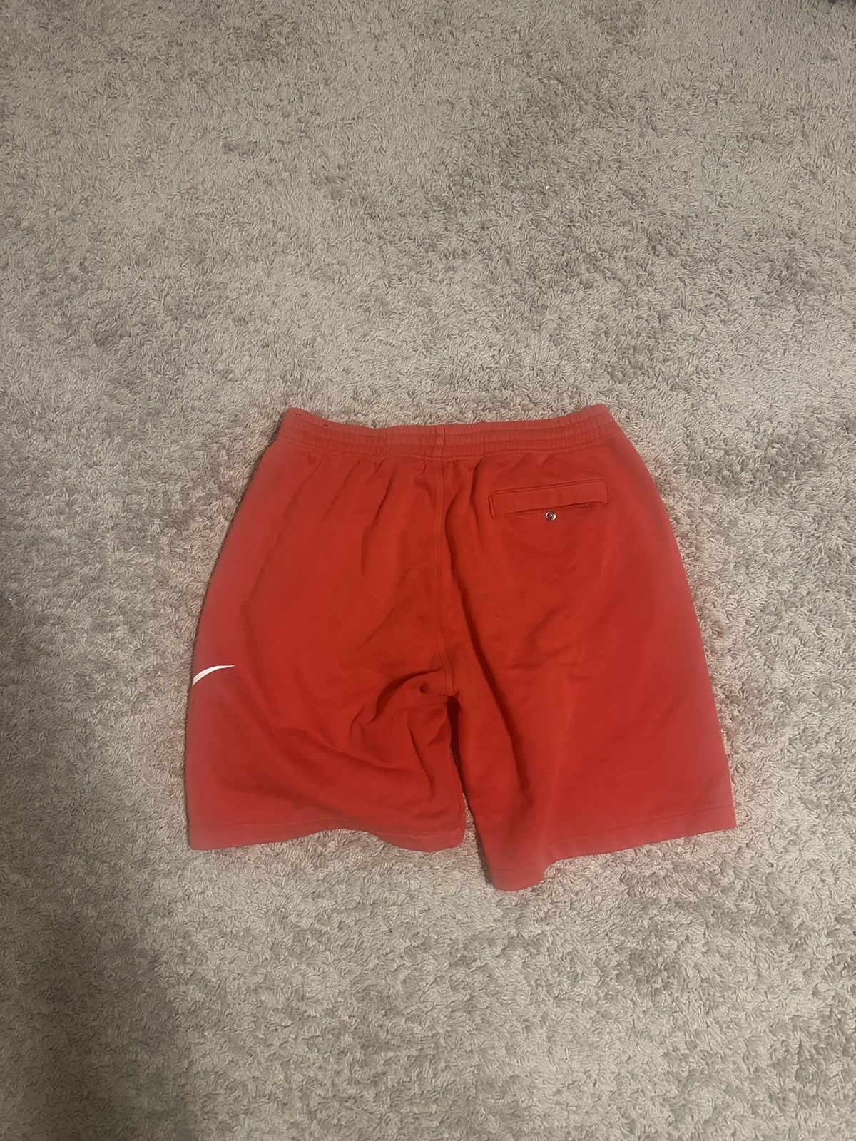 Nike Red Nike sweatshorts Size US 34 / EU 50 - 2 Thumbnail