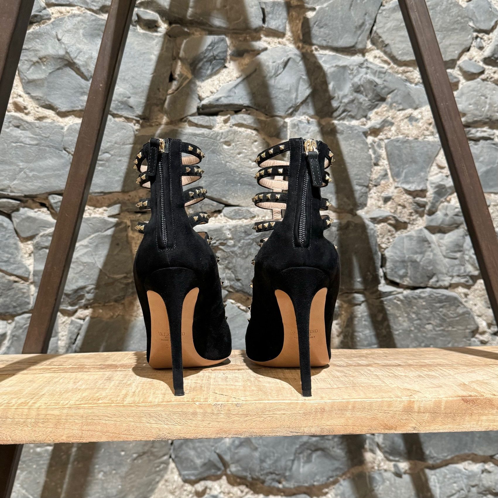 Valentino Valentino Black Suede Lovestud 105 Caged Pumps Size US 7.5 / IT 37.5 - 5 Thumbnail
