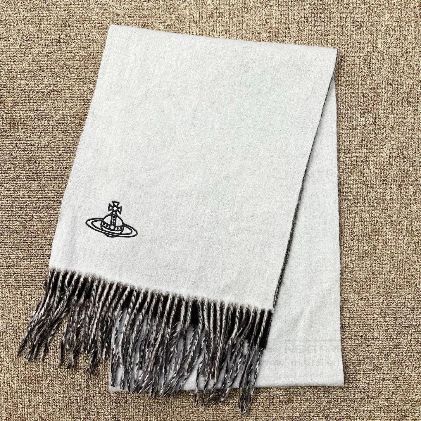 Vivienne Westwood Vivienne Westwood Navy Saturn Embroidery Scarf. Size ONE SIZE - 1 Thumbnail