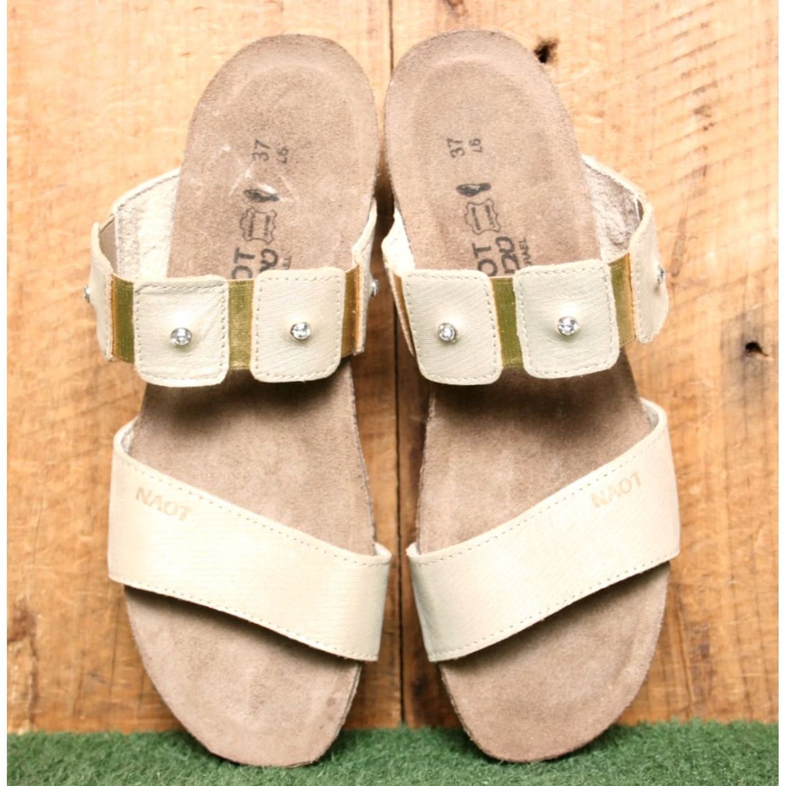 Vintage NAOT Ashley Beige Metallic Rhinestone Studded Slide Sandals US 6 Womens Sandal Size US 6 / IT 36 - 4 Thumbnail