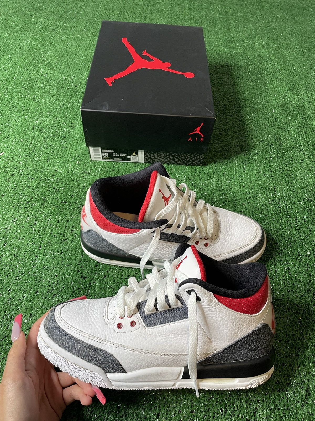 Jordan Brand Air Jordan 3 "Fire Red Denim" SE Size US 8 / IT 38 - 1 Thumbnail