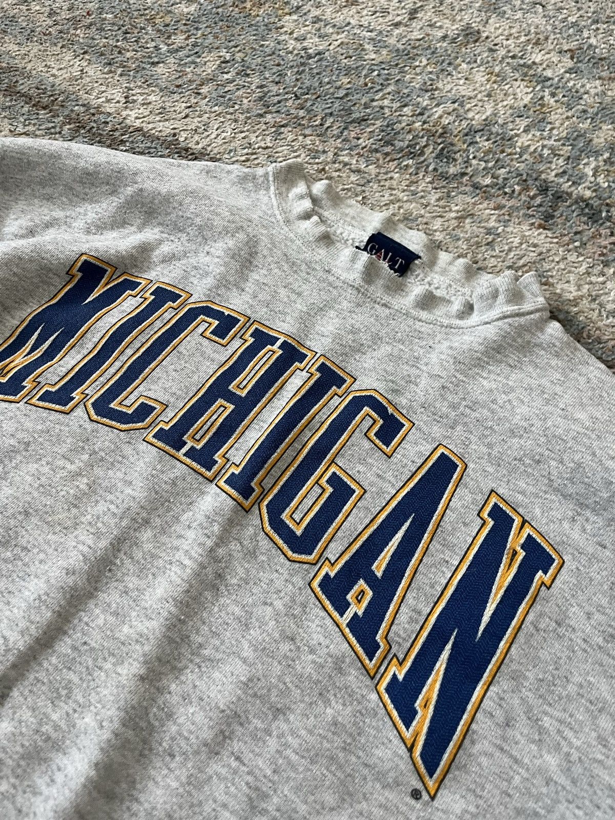 Japanese Brand × Vintage VTG Y2K Michigan Wolverines Crewneck Distressed Large Size US L / EU 52-54 / 3 - 2 Thumbnail