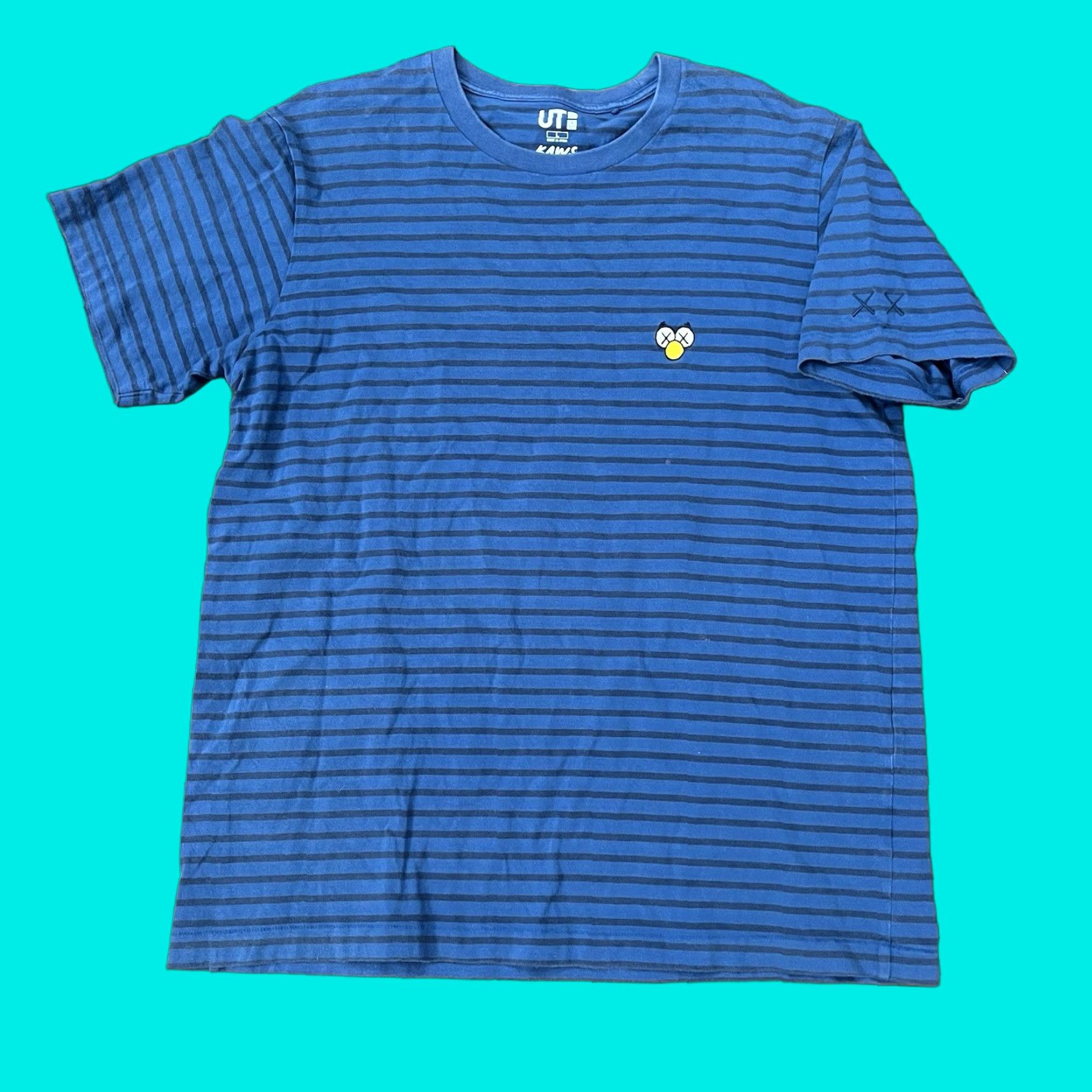 Kaws KAWS x Uniqlo Sesame Street T-Shirt Mens Large Short Sleeve Cotton Blue Embroidered Cookie Monster Graphic Size US L / EU 52-54 / 3 - 1 Thumbnail