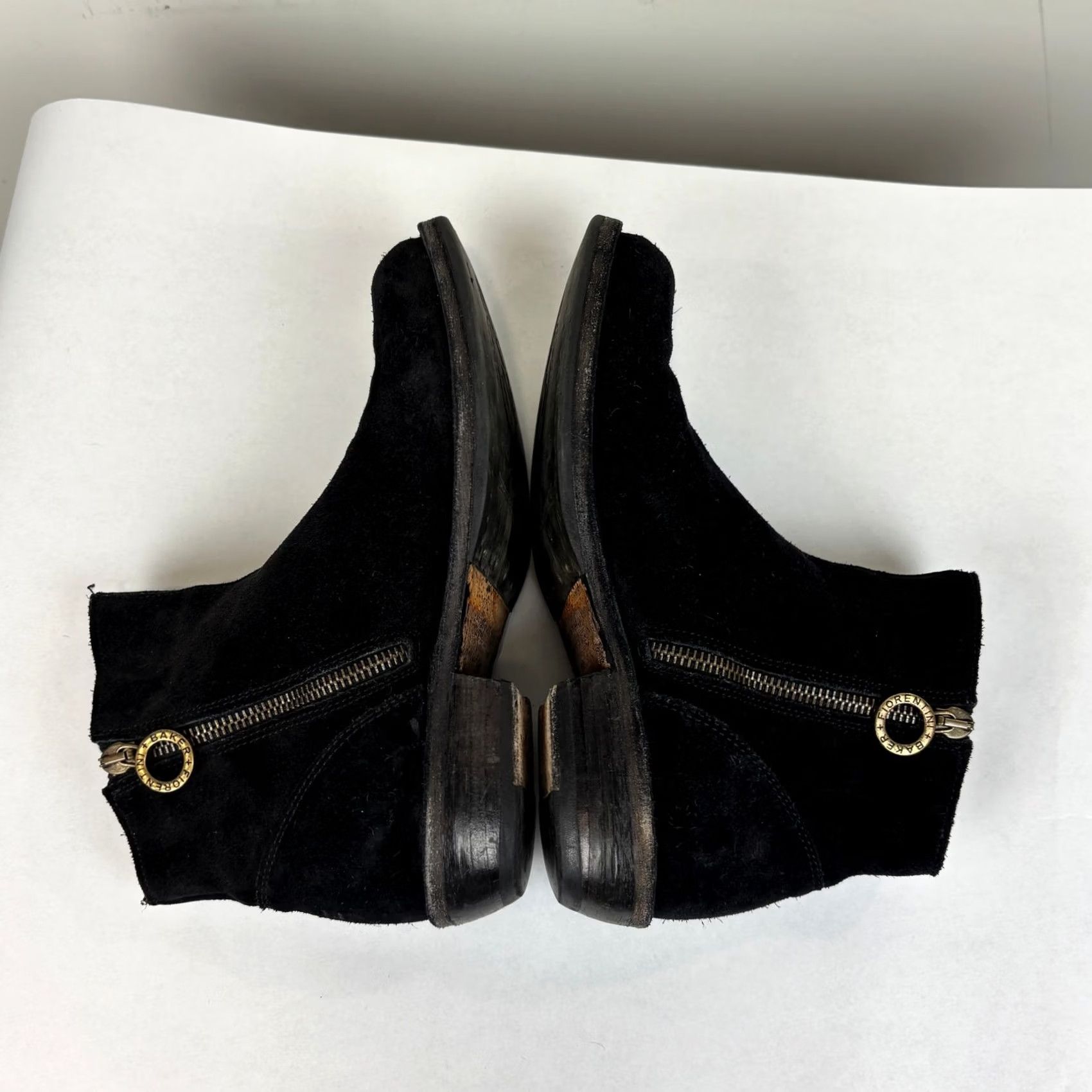 Vintage Fiorentini + Baker Suede Bootie Ankle Zip Women’s 36 US 6 Black Preowned, Cracked Outsole, Scuffs, Bootie, Women, Shoes Size US 8 / IT 38 - 7 Thumbnail