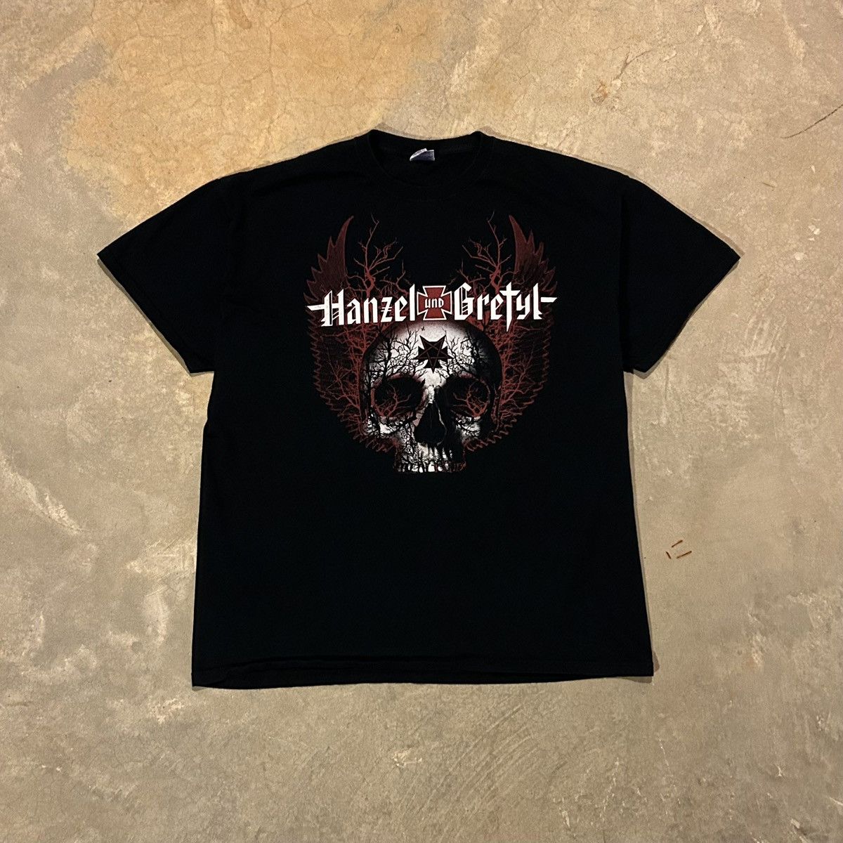 Band Tees × Vintage Crazy Vintage Y2K Hanzel und Gretyl Skull Metal Band Tee Size US XXL / EU 58 / 5 - 1 Thumbnail