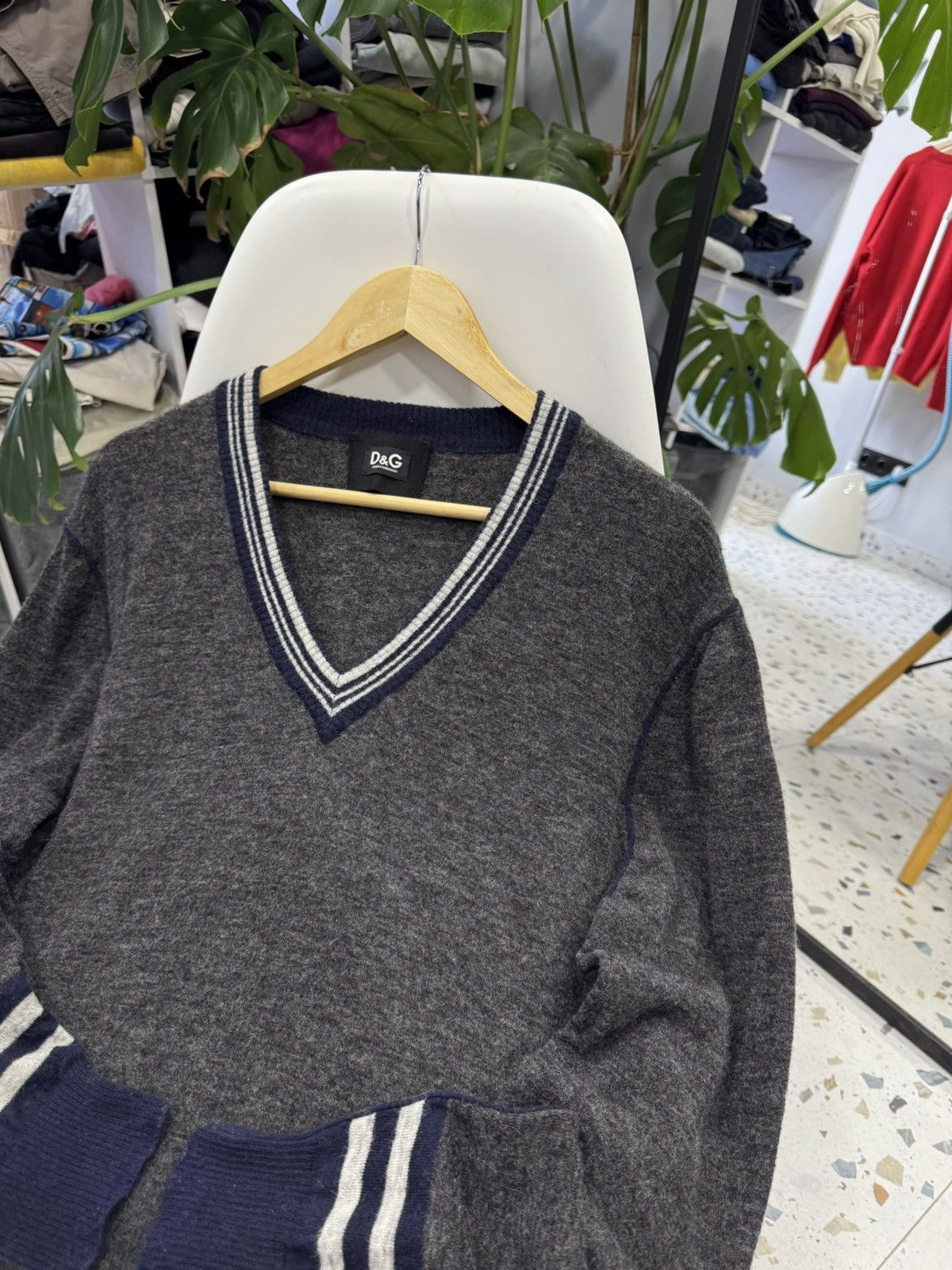 Dolce & Gabbana Dolce & Gabbana v-neck sweater size XL Size US XL / EU 56 / 4 - 3 Thumbnail