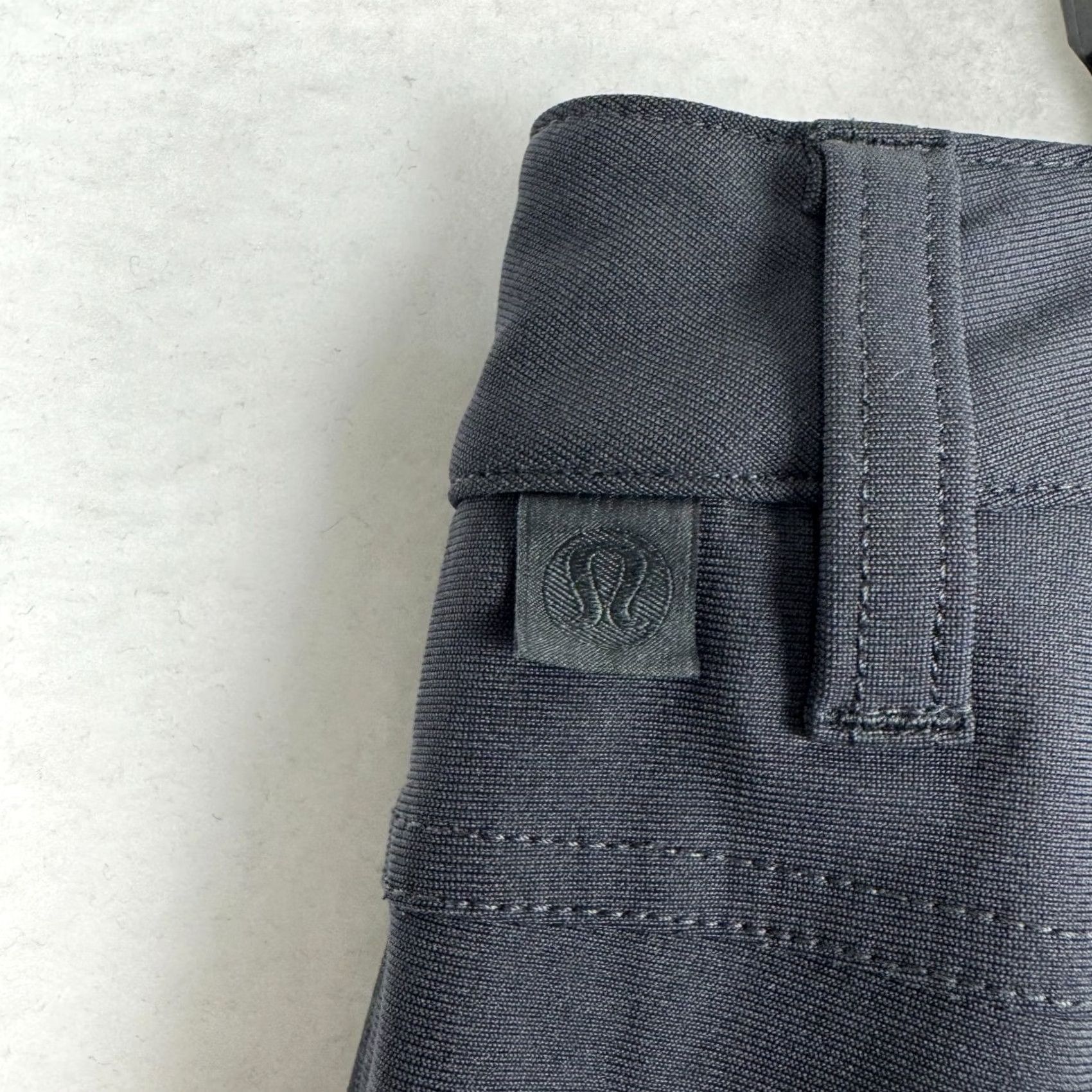 Lululemon Lululemon Mens Joggers Classic Gray Warpstreme Stretch 32 Inseam 28 Flat Front 5-Pocket Pants Casual Athletic Lounge Straight Size US 32 / EU 48 - 6 Thumbnail