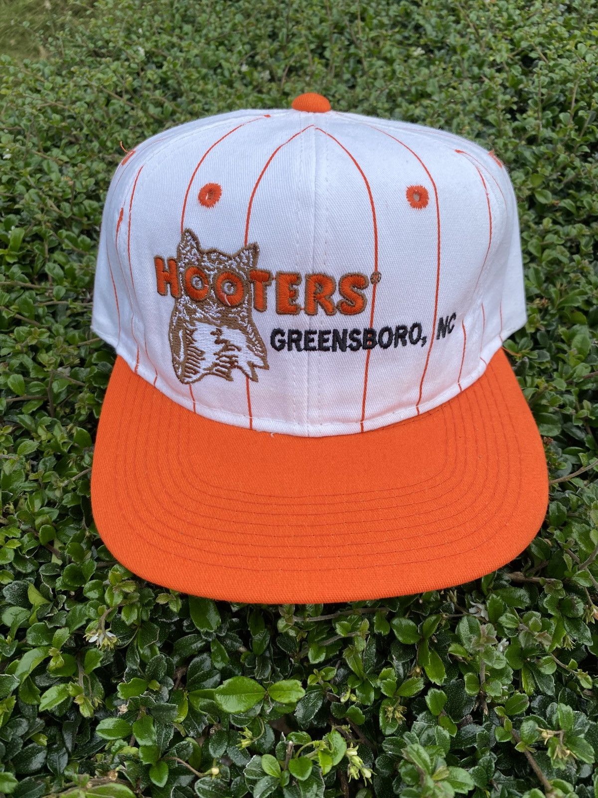 Vintage hooters 90s snapback hat Size ONE SIZE - 1 Thumbnail