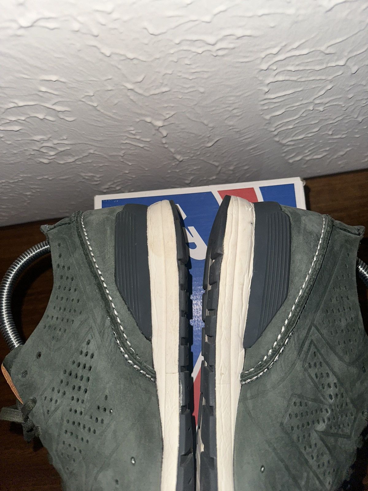 New Balance 696 Forest Green Suede