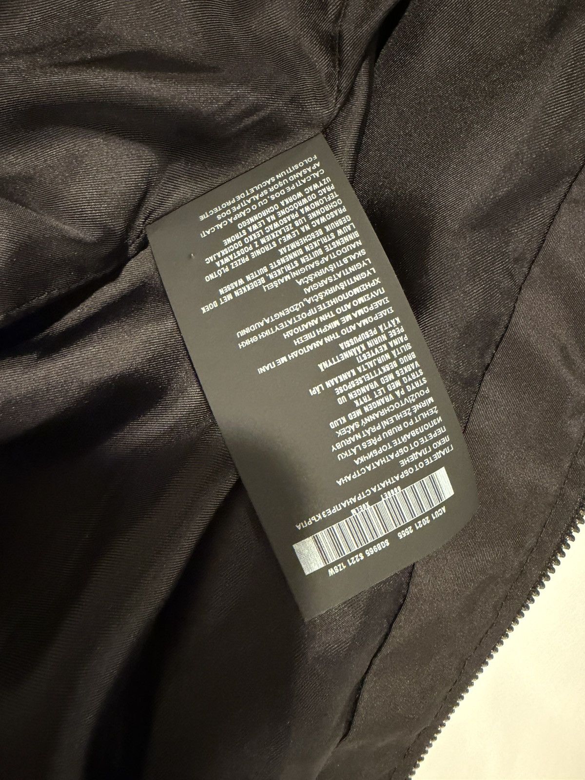 Prada Prada mens velvet hoodie. XL. $3800 Size US XL / EU 56 / 4 - 16 Thumbnail
