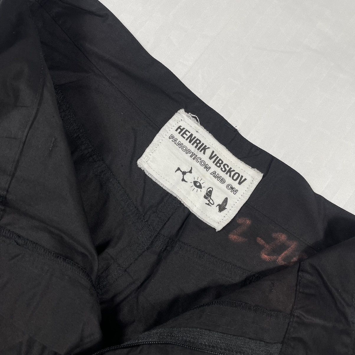 Henrik Vibskov HENRIK VIBSKOV Drop Crotch Short - SS12 - PANOPTICON AND ON Size US 30 / EU 46 - 10 Thumbnail