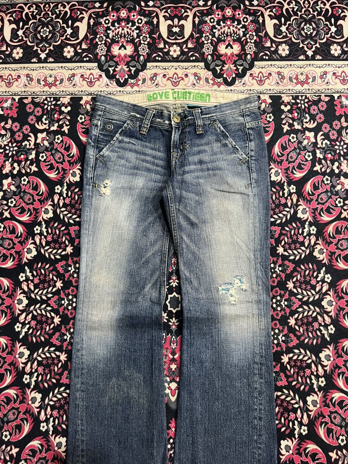 Japanese Brand Vintage Japanese Brand Low Rise Blue Wash Ripped Flare Jeans Size 30" / US 8 / IT 44 - 3 Thumbnail