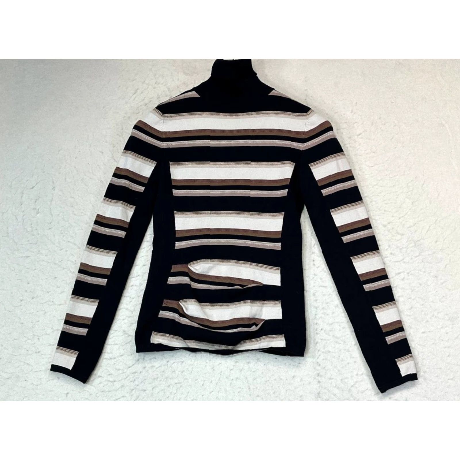Karen Millen Karen Millen Sweater Women Size 2 Striped V-Neck Wool Pullover Size XS / US 0-2 / IT 36-38 - 2 Thumbnail