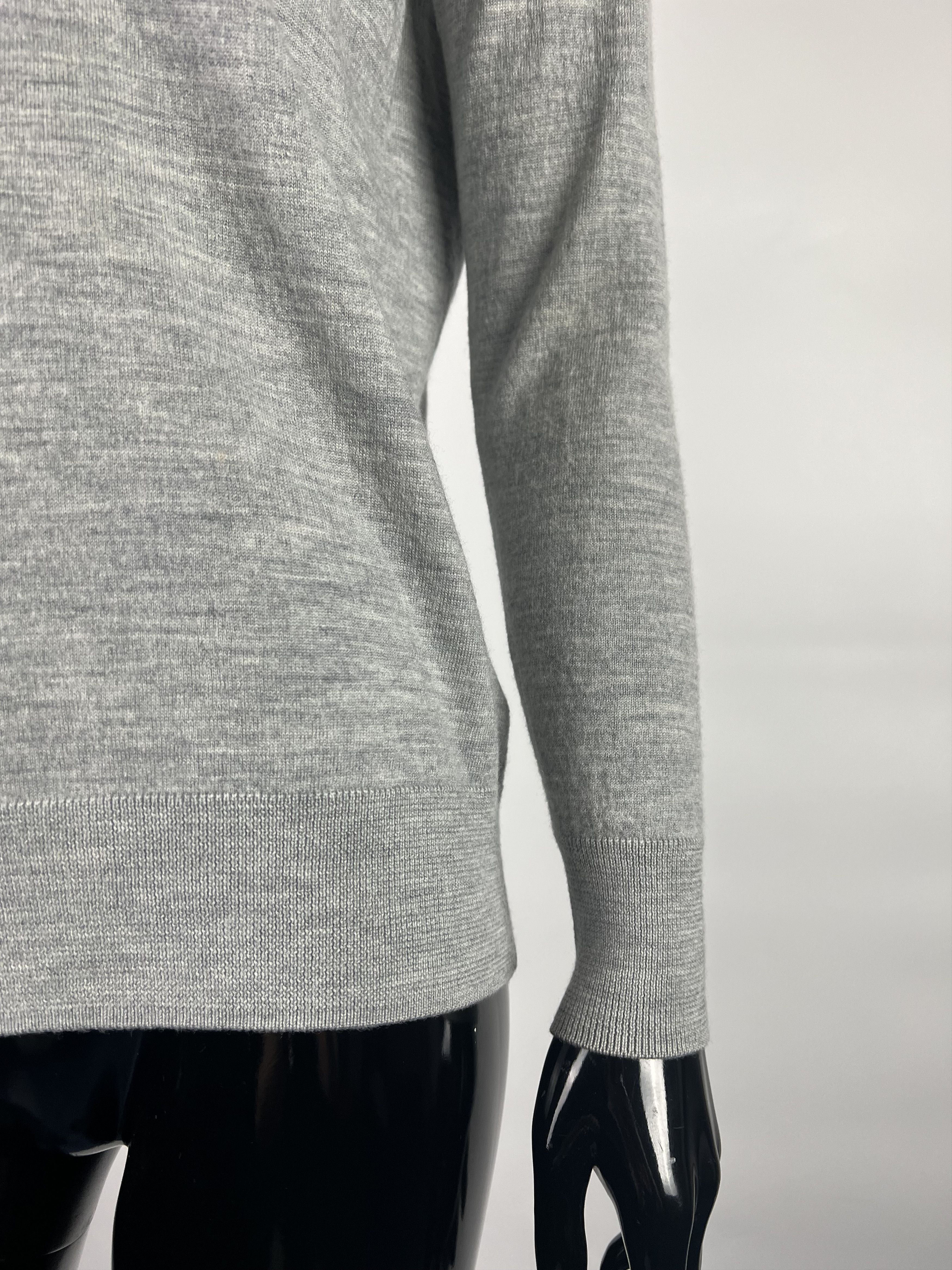 Cos COS Women's Gray 100% Wool V-Neck Sweater Size XS Size XS / US 0-2 / IT 36-38 - 5 Thumbnail