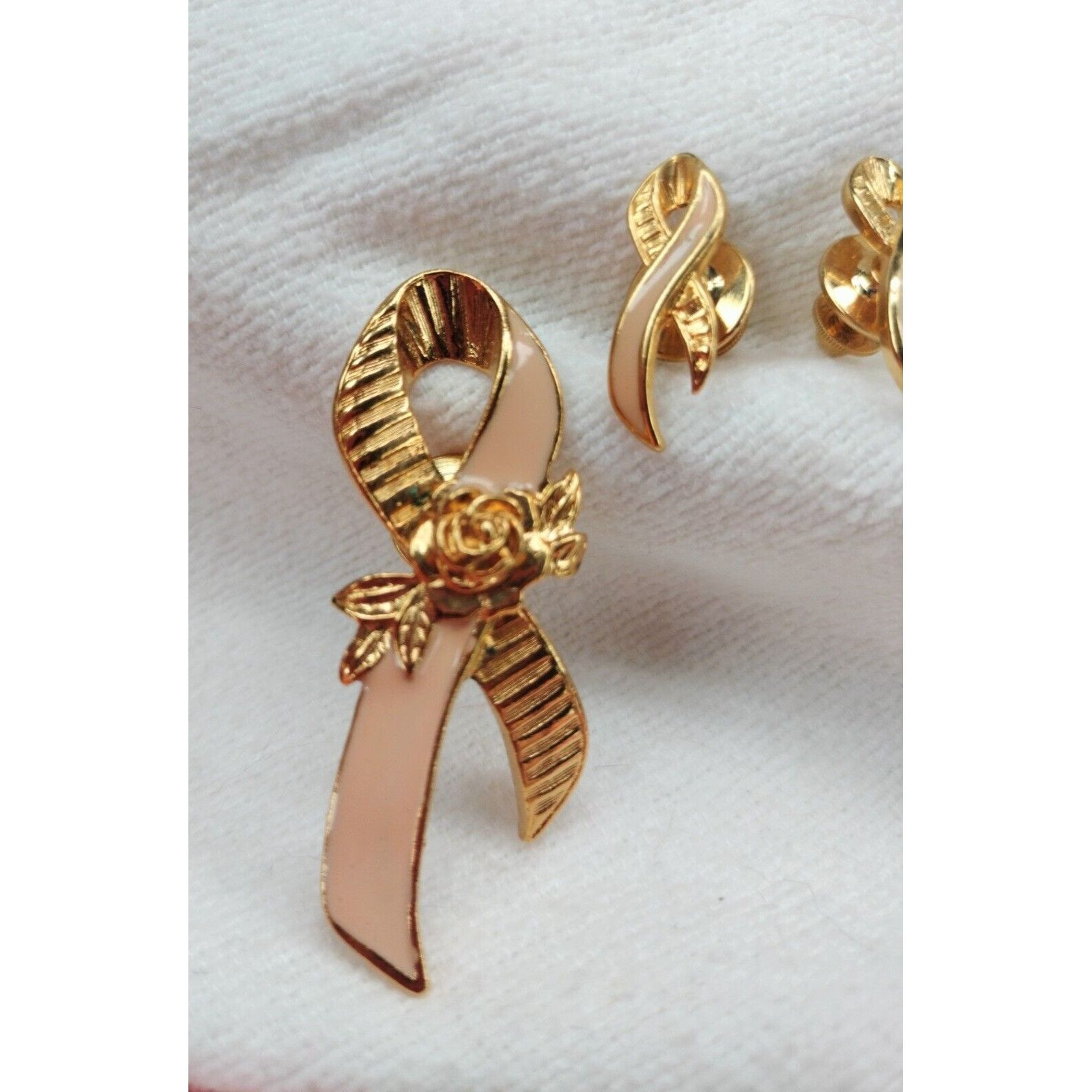 Vintage Avon Breast Cancer Awareness Pin Earring Set Rose Pink Ribbo Size ONE SIZE - 4 Thumbnail