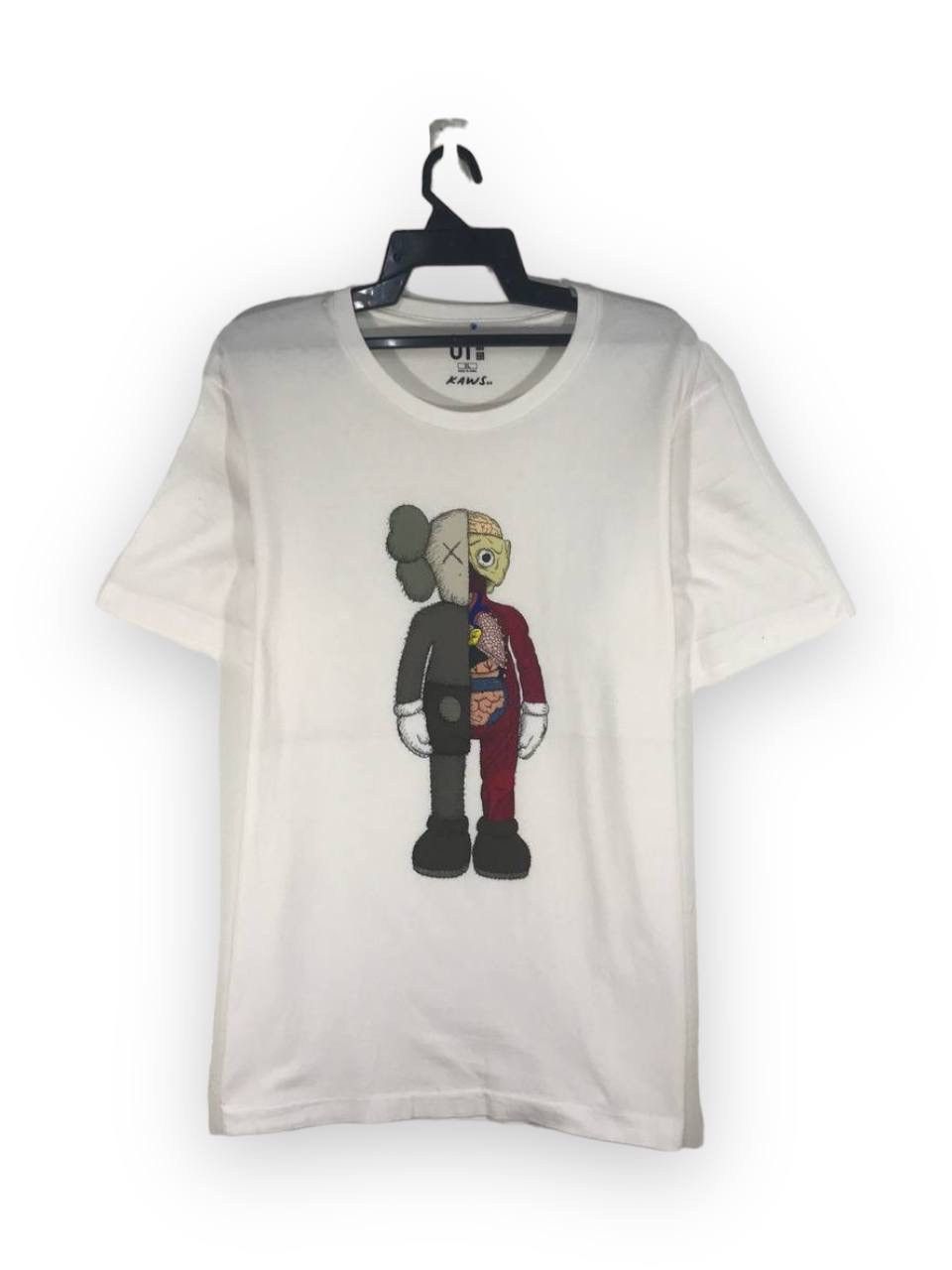 Japanese Brand × Kaws × Uniqlo kaws Size US XL / EU 56 / 4 - 1 Thumbnail