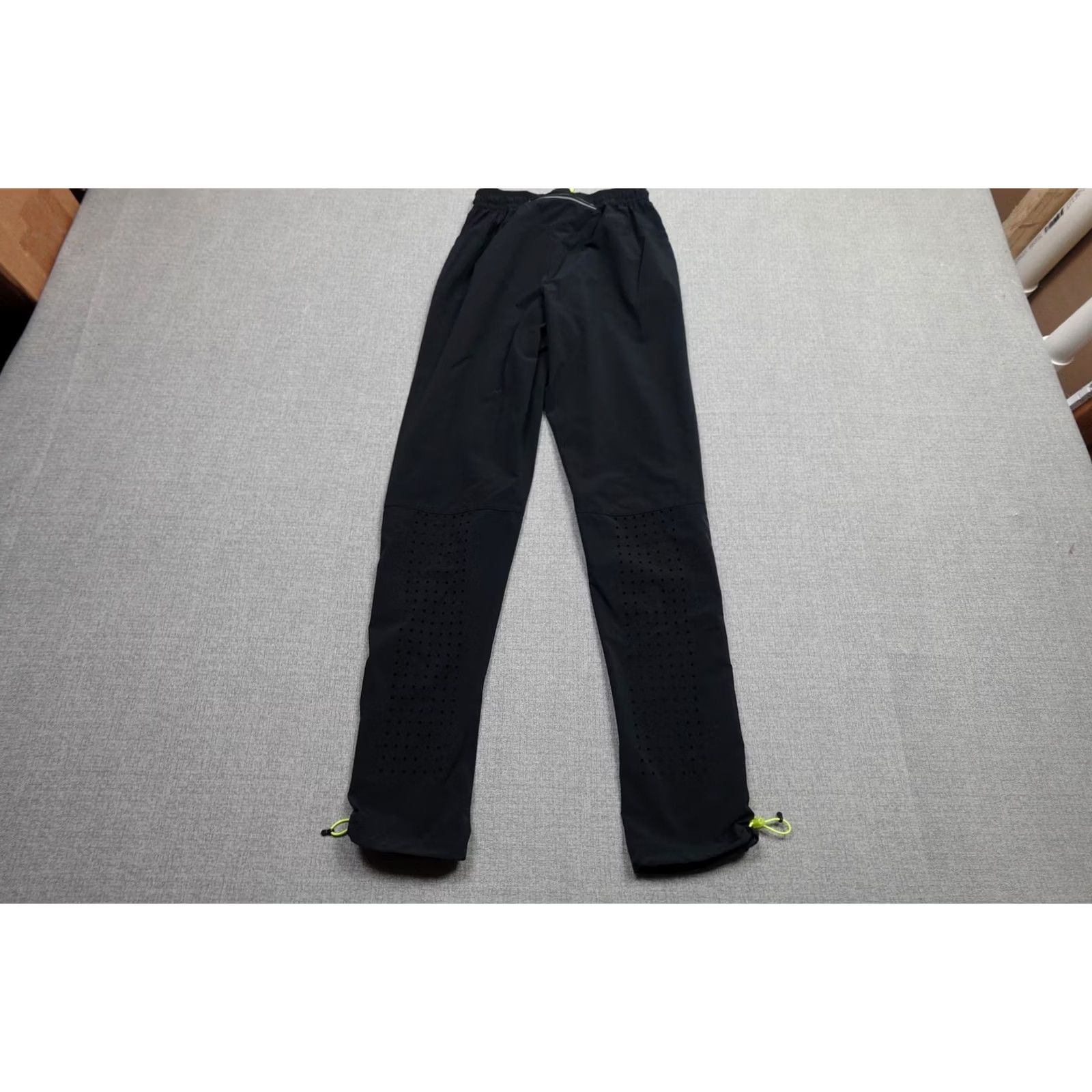 Under Armour Under Armour HeatGear Track Pants Mens Small Black Ventilated Zip Pocket Running Size US 29 - 3 Thumbnail