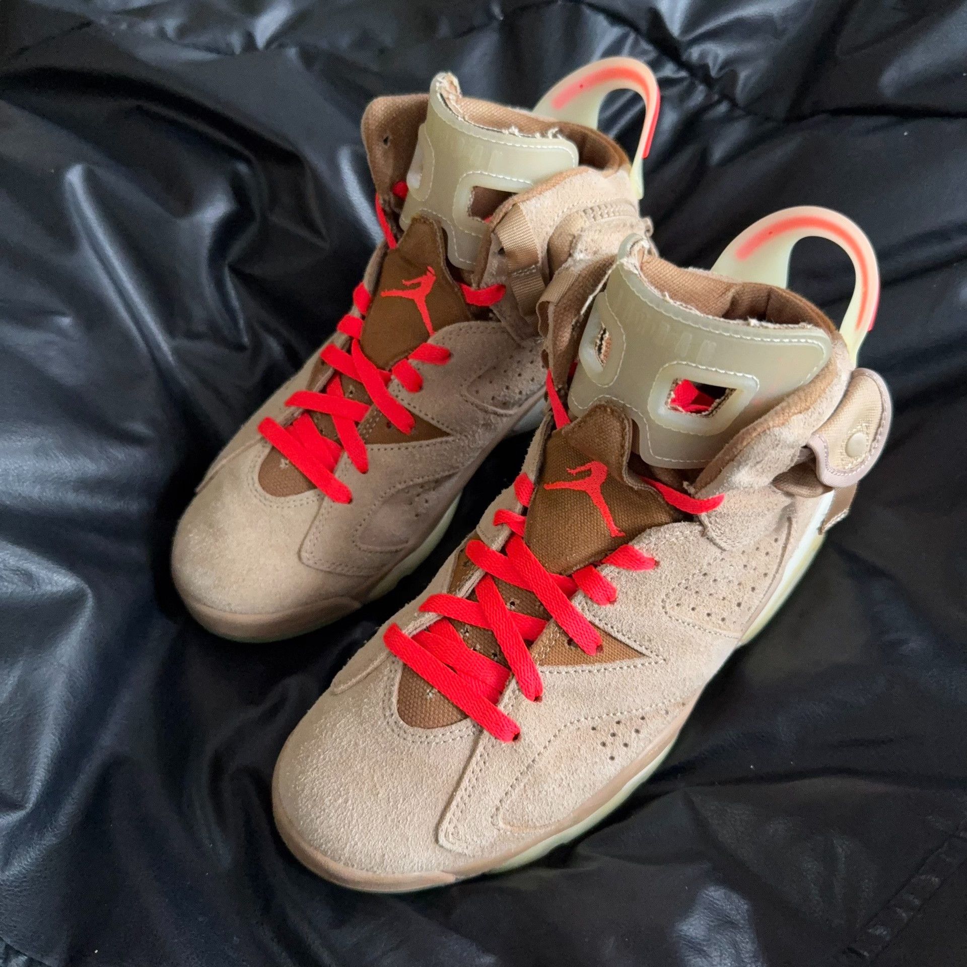Nike Nike Beige Lowtop Sneakers 40.5 Men Size US 8 / EU 41 - 1 Thumbnail