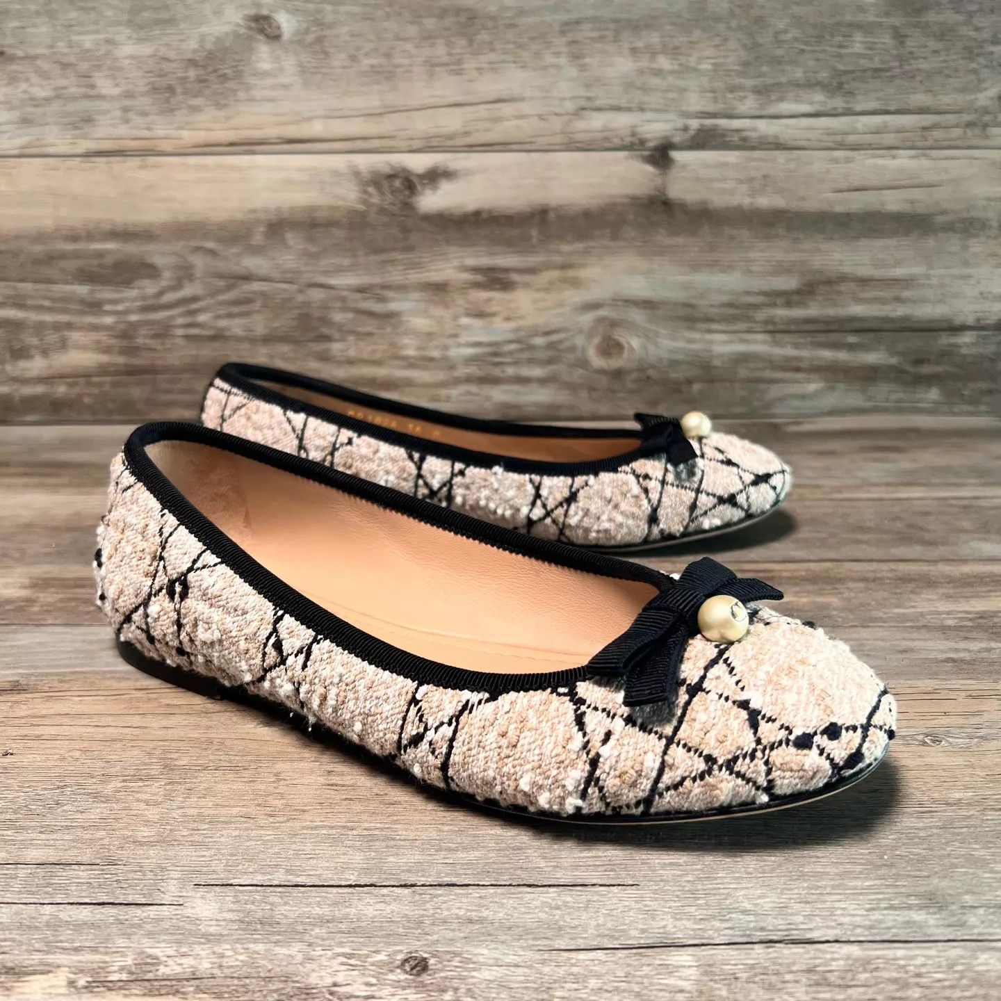 Dior Dior Pearl Quilted Ballet Flats B&W EU36 Size US 5.5 / IT 35.5 - 2 Thumbnail