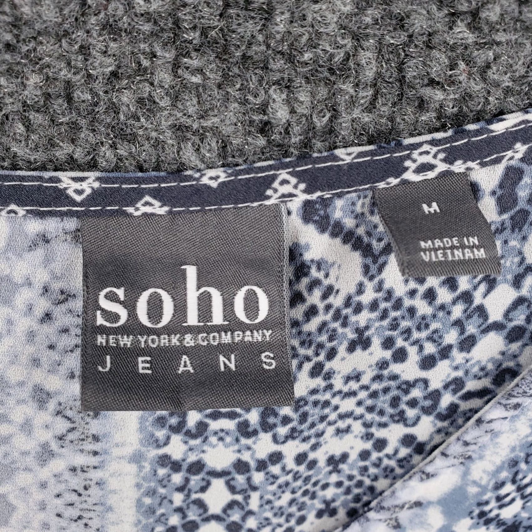Vintage New York & Company Soho Dress Women M Blue Animal Print Shift Front 3/4 Sleeve Knee Length Shirt Dress Womens M Blue Animal Print Twist Front Size M / US 6-8 / IT 42-44 - 3 Thumbnail