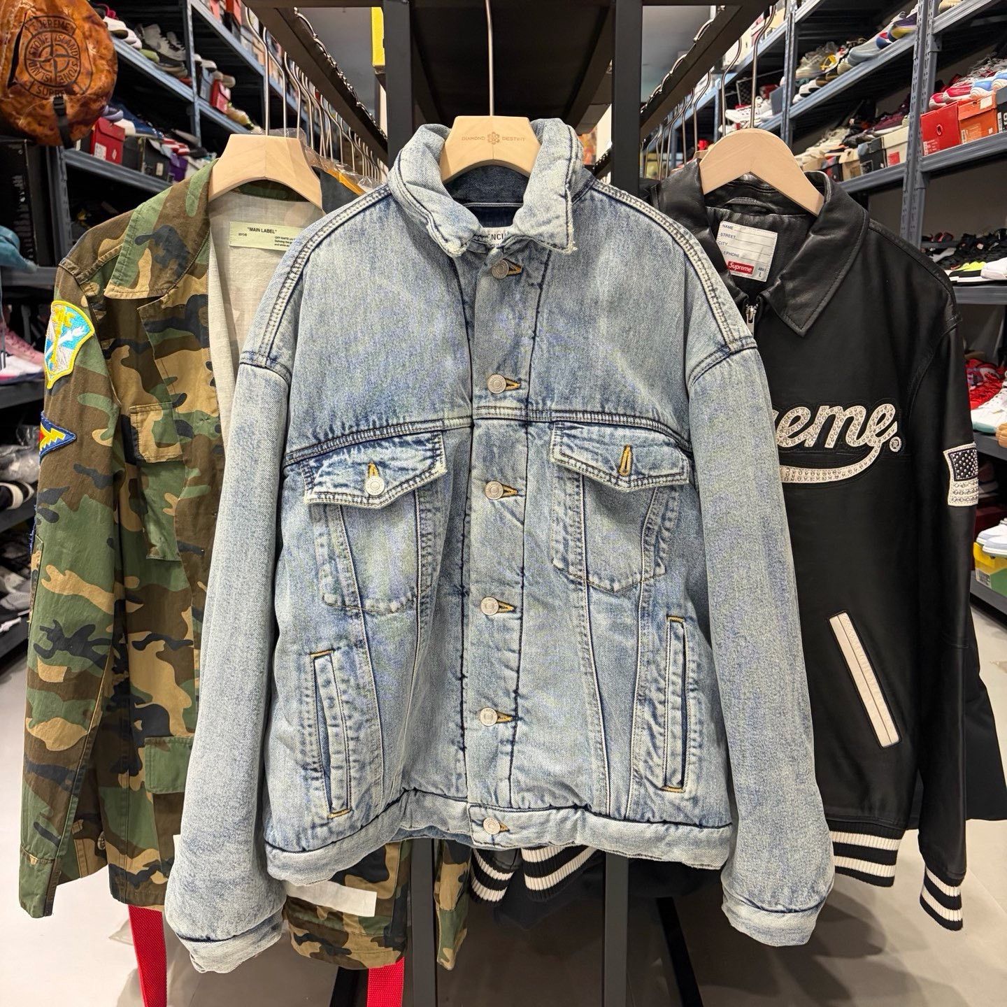 Balenciaga Balenciaga FW22 Denim Jacket Size XS / US 0-2 / IT 36-38 - 1 Thumbnail