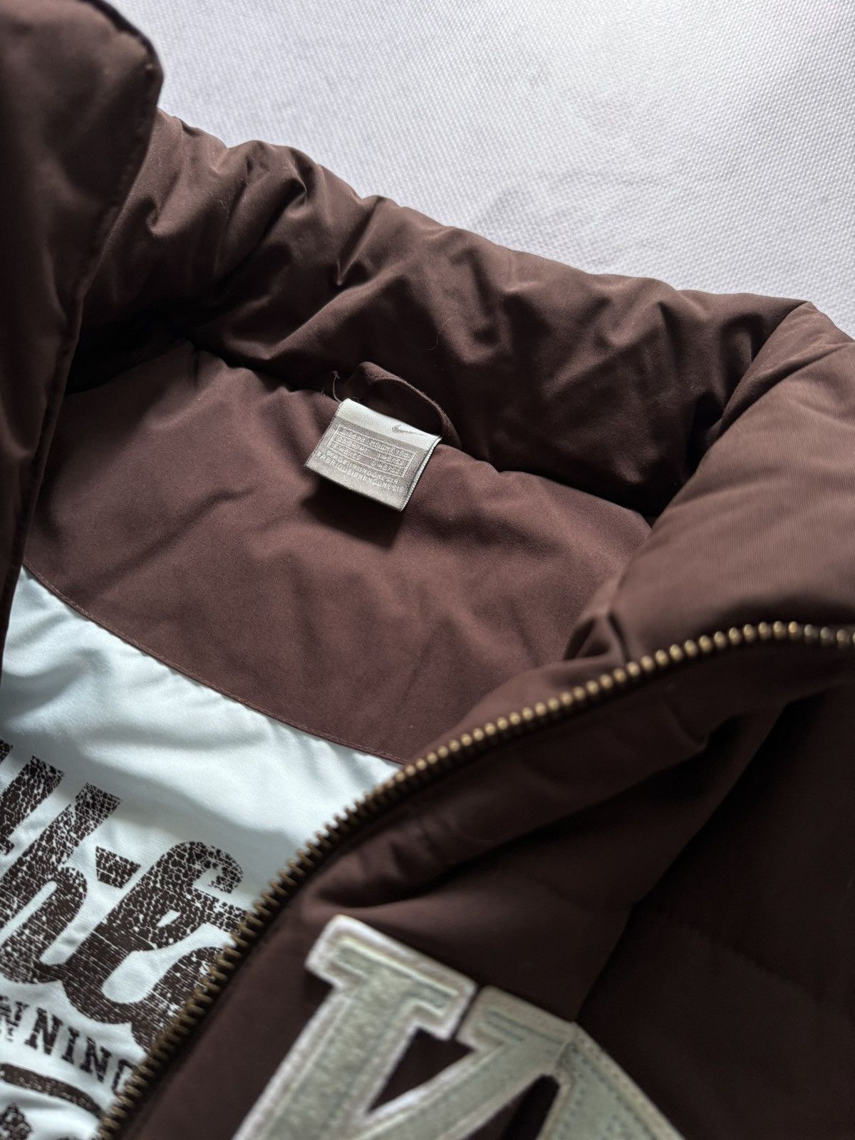 Nike × Vintage 00s Nike Vintage Big Logo Brown Oversize Down Vest Y2K Size US M / EU 48-50 / 2 - 3 Thumbnail