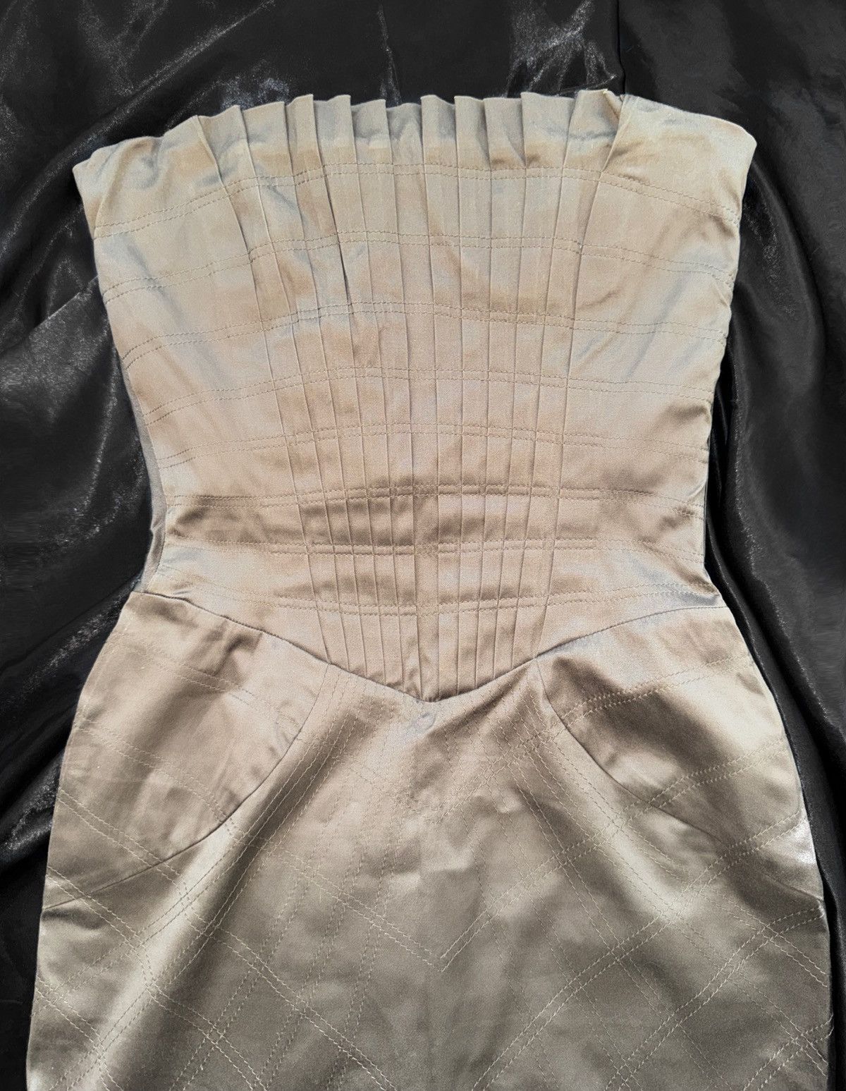 Tom Ford Gucci Fall 2003 Corset Dress by Tom Ford Size S / US 4 / IT 40 - 10 Thumbnail