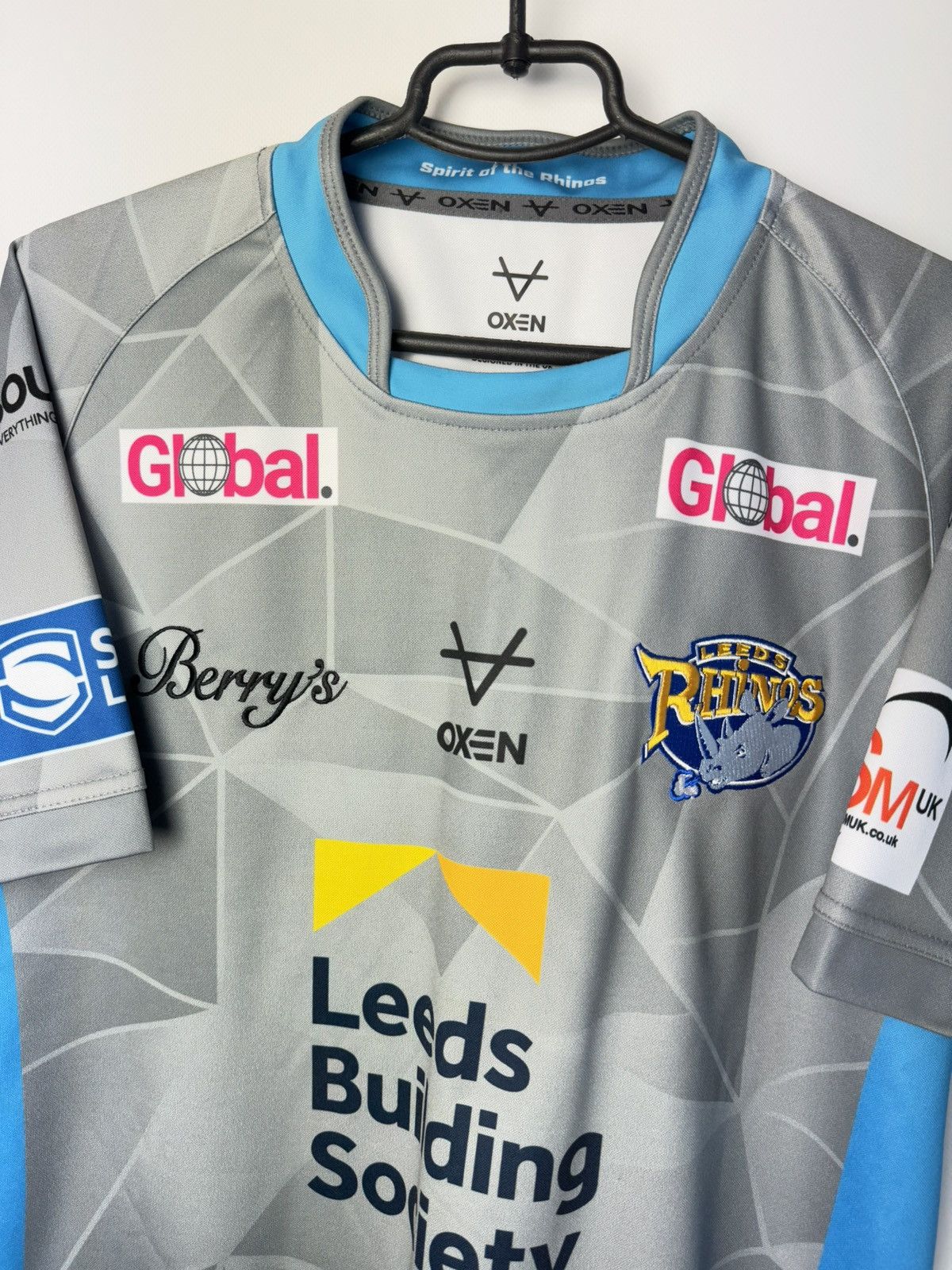Other Leeds Rhinos 2022 Away Rugby Shirt Jersey Oxen Size US M / EU 48-50 / 2 - 3 Thumbnail