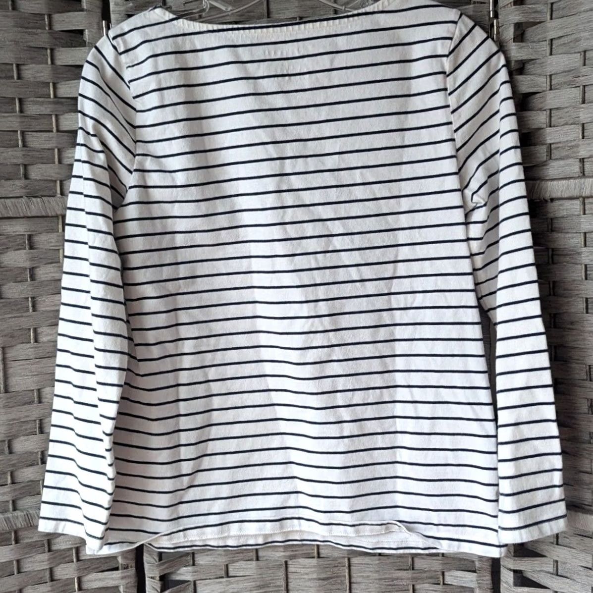 Talbots Talbots White Black Striped Holly Berry Applique Women Top Festive Holiday MP Size M / US 6-8 / IT 42-44 - 3 Thumbnail