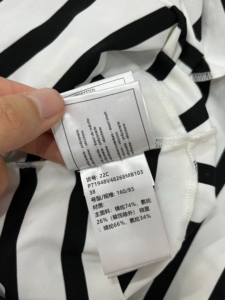Chanel chanel Black and white striped swimsuit Size 38" / US 16 / IT 52 - 6 Thumbnail