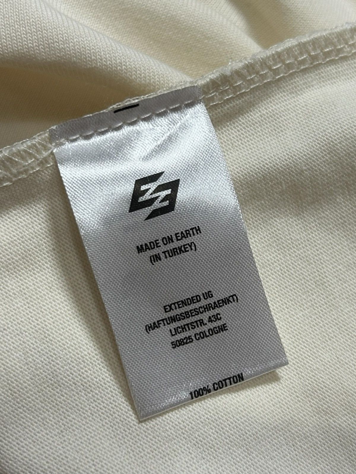 Japanese Brand × Supreme Enemy Earth T-Shirt Rare Y2K Graphic Streetwear Designer Tee Size US M / EU 48-50 / 2 - 8 Thumbnail