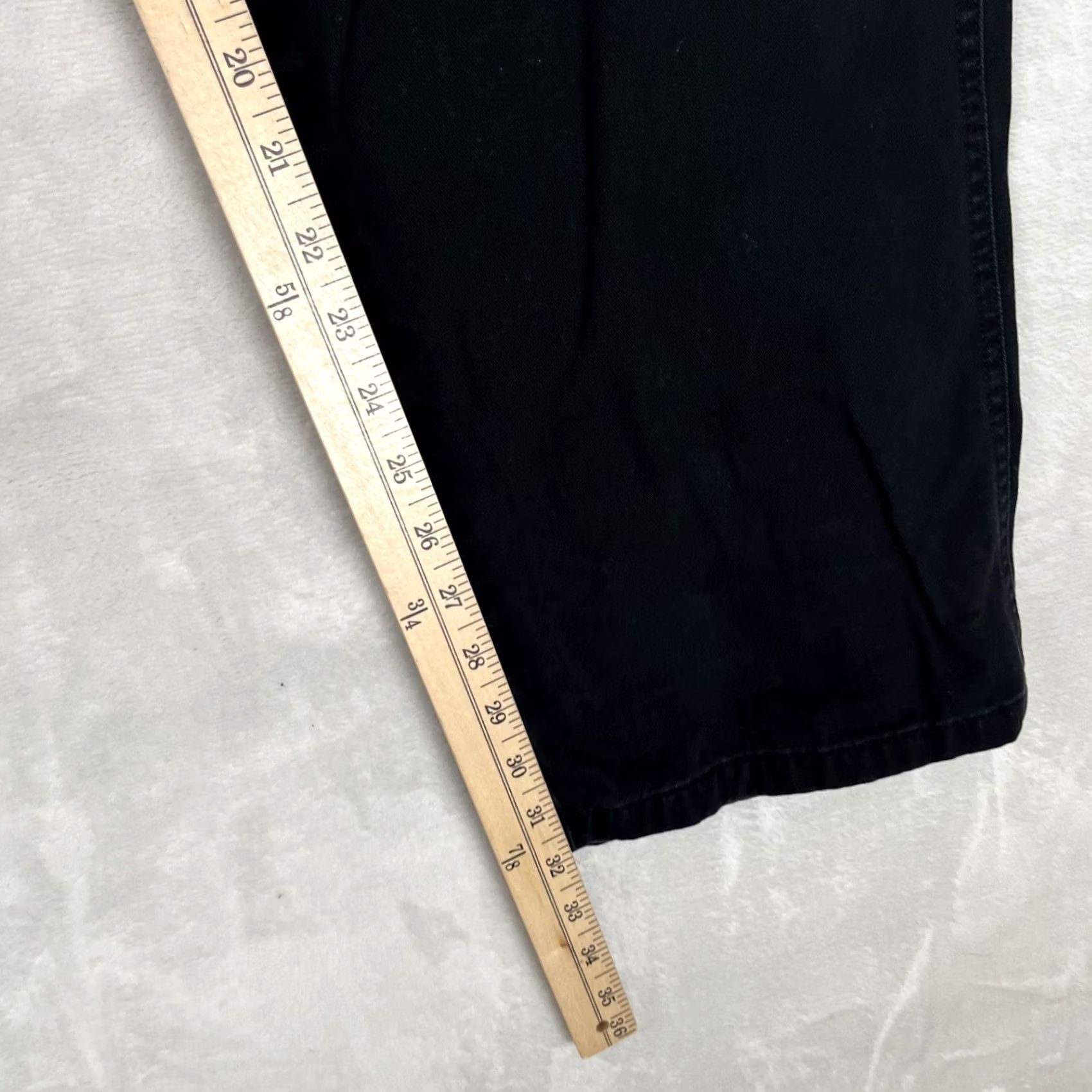 Wrangler Wrangler Pants Mens Size 34 Inseam 32 Black Relaxed Fit Cargo Utility Work Pants Mens Relaxed 34x32 Black Wrangler Cargo 5-Pocket Solid Cotton Denim? Size US 34 / EU 50 - 2 Thumbnail