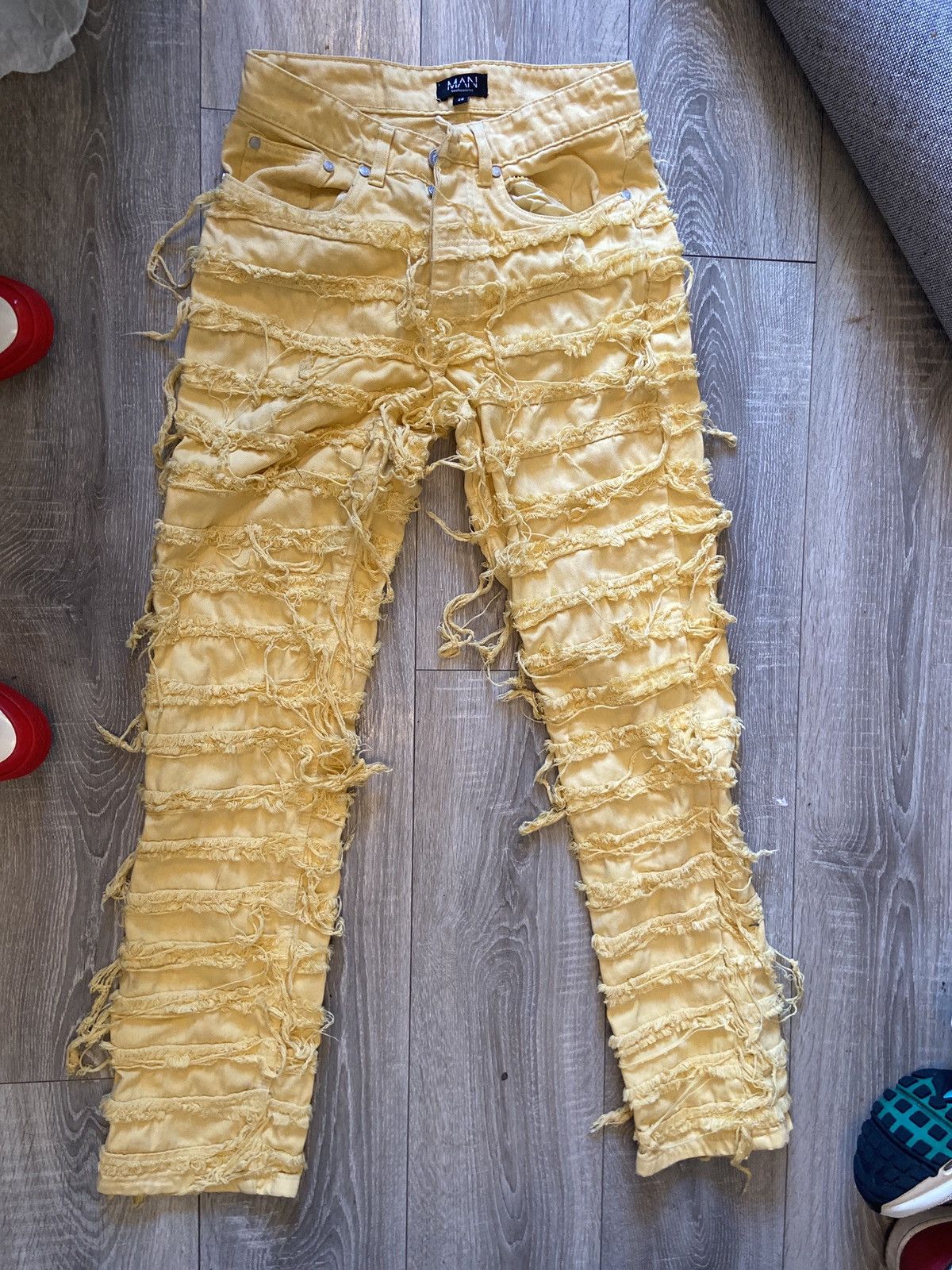 Boohoo Yellow All Over Distress Size US 28 / EU 44 - 2 Thumbnail