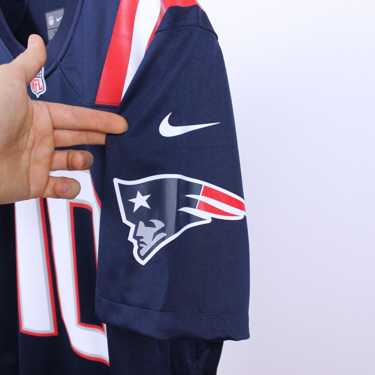 NFL Nike Mac Jones 10 Jersey Patriots Size US M / EU 48-50 / 2 - 4 Thumbnail