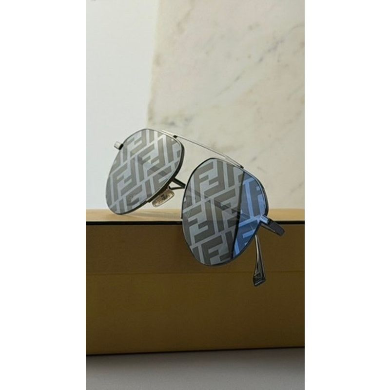Fendi NEW Fendi FE40061U Silver Logo Mirror Aviator Sunglasses Size ONE SIZE - 5 Thumbnail