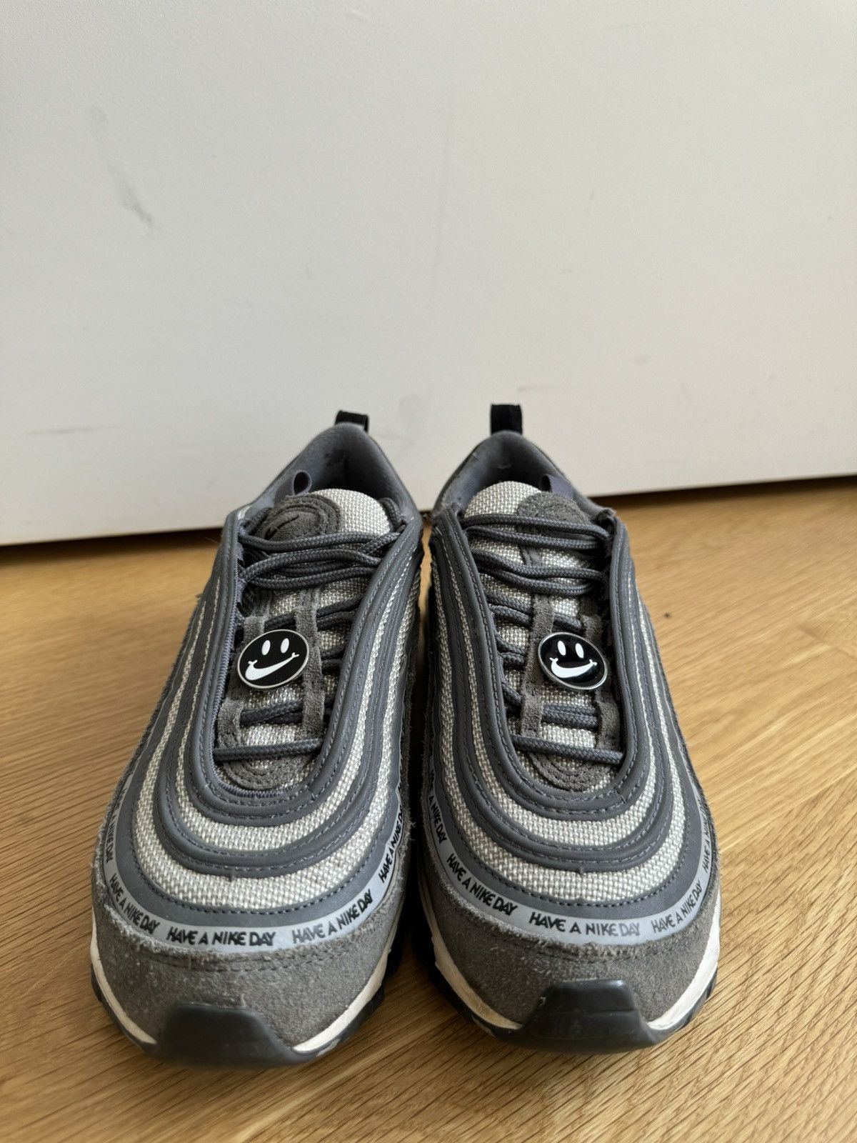 Nike Nike Air Max 97 Kids (7.5 women’s) Size US 7.5 / IT 37.5 - 3 Thumbnail