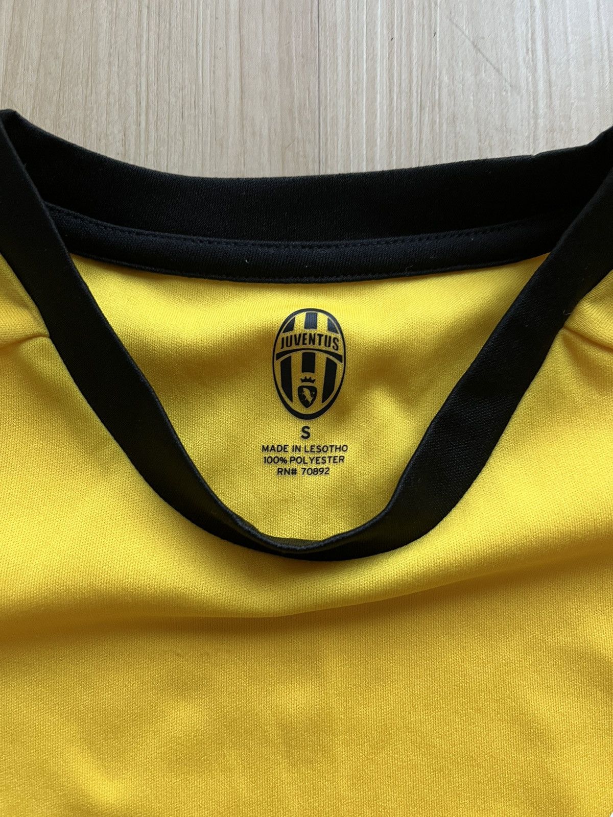 Vintage Juventus Serie A Soccer Football Jersey Size US S / EU 44-46 / 1 - 3 Thumbnail
