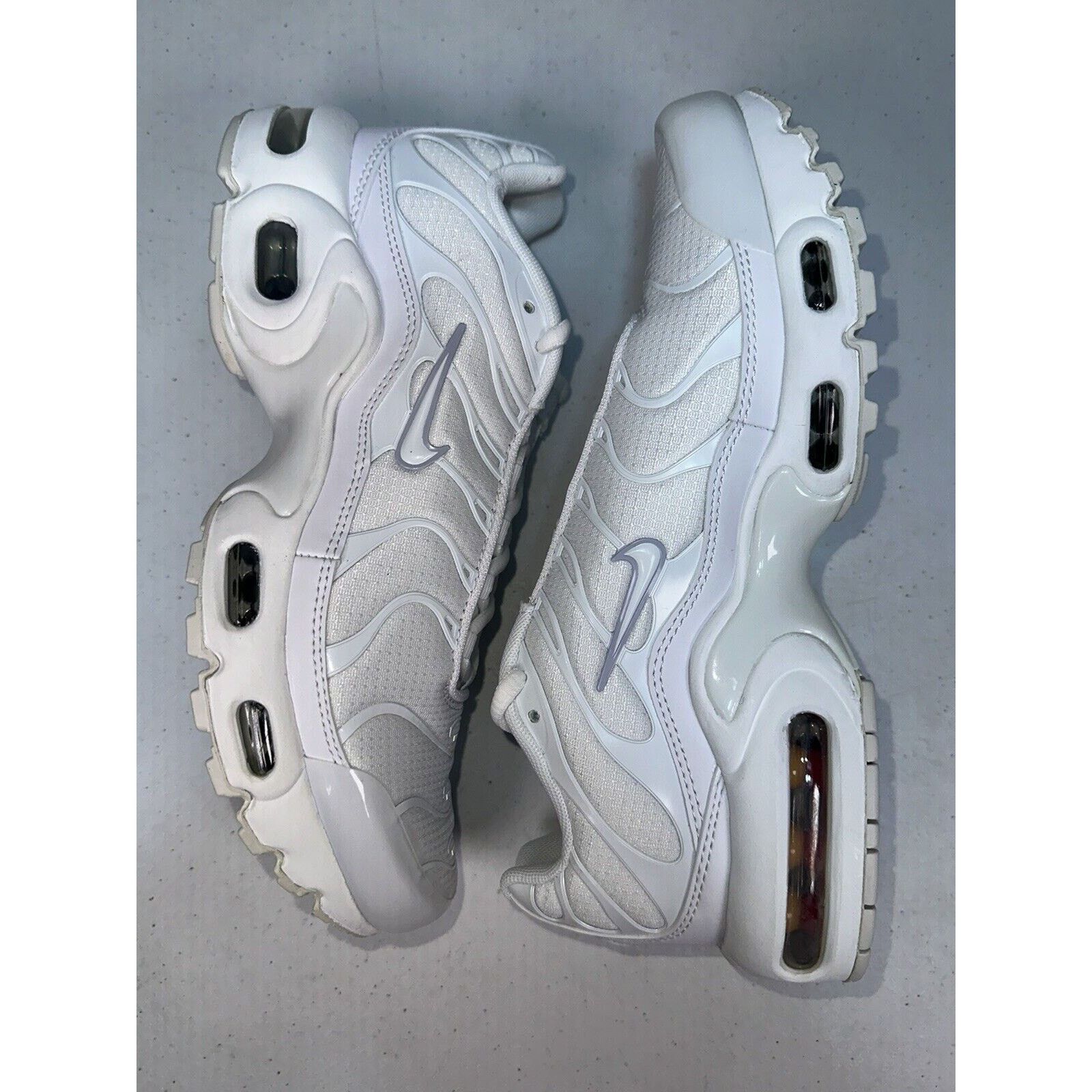 Nike Nike Air Max Plus White Silver 4.5Y/ 6 Women’s CW7044-100 Size US 4 / IT 34 - 1 Thumbnail