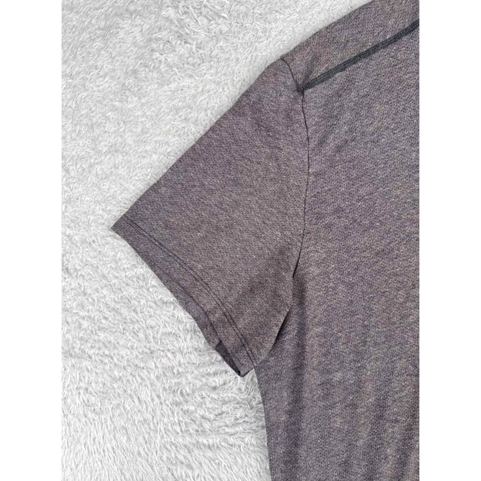 The North Face The North Face Shirt Men XL Gray Short Sleeve Crew Neck Polyester Blend Logo Size US XL / EU 56 / 4 - 3 Thumbnail