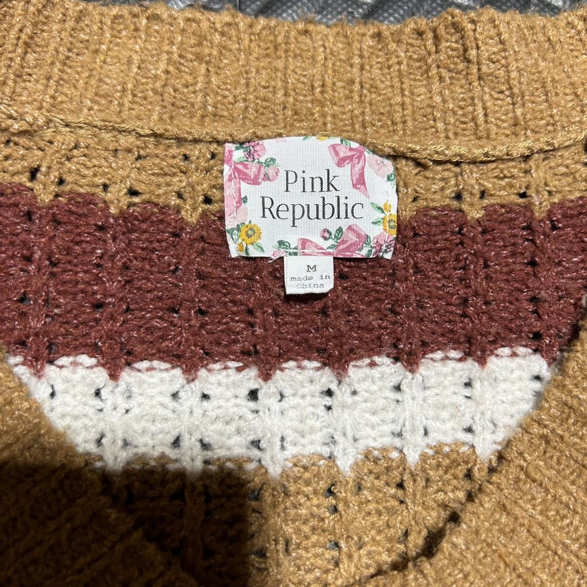 Other Pink Republic Cropped Sweater Waffle Knit V-Neck Medium Size M / US 6-8 / IT 42-44 - 2 Thumbnail